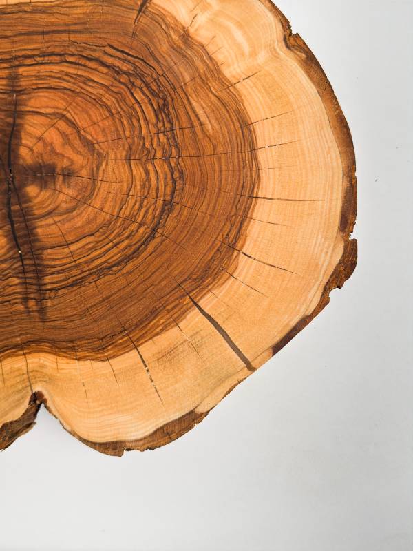 Olive wood chopping board - Image 3